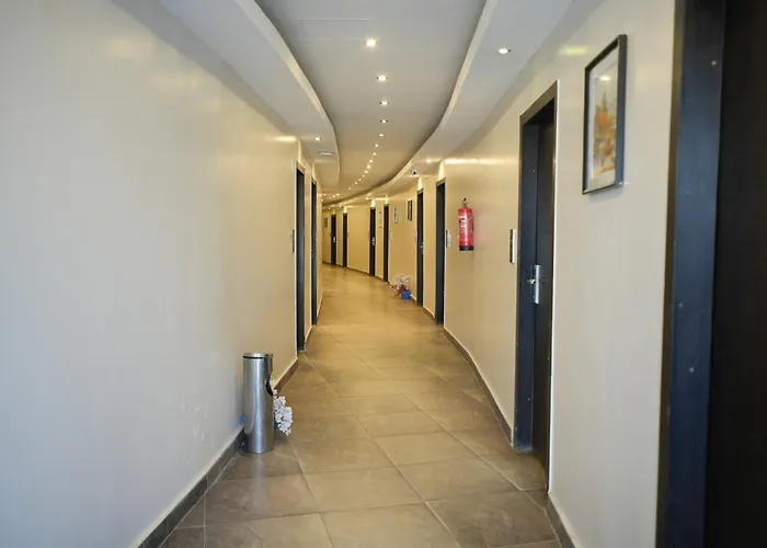 Hotel Lusinda Management By Zad 4*