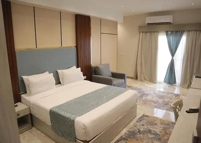 Hotel Lusinda Management By Zad Suez